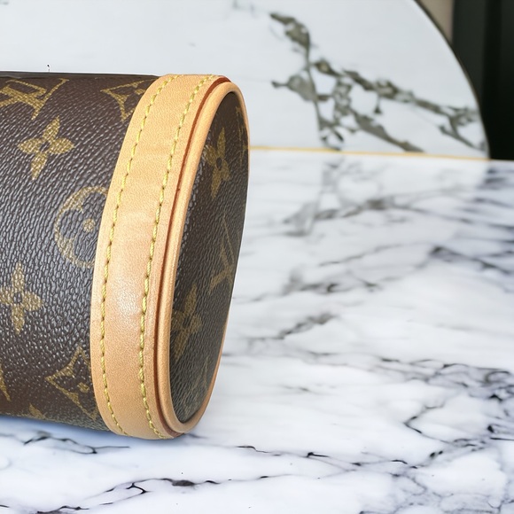 ❤️❤️SOLD❤️❤️Louis Vuitton fold me pouch crossbody - Picture 3 of 8